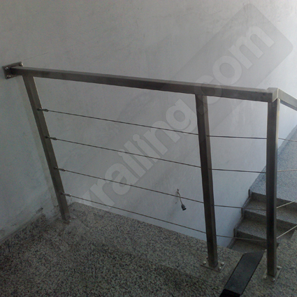 иноксов парапет с въжета